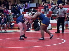 Medalhistas do torneio de luta livre feminina da Conferência Colonial, vídeo