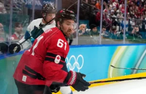 Os Golden Knights estão em 5º lugar no jogo da medalha de ouro olímpica em seu retorno da NHL contra os Kings