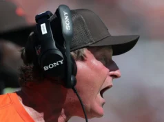 Os Browns promoveram o técnico de linebackers Jason Tarver sob o comando de Rutenberg
