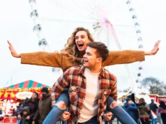 Casais que desfrutam de momentos felizes juntos têm relacionamentos fortes e duradouros