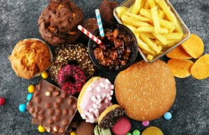 Alimentos ultraprocessados aumentam o risco de ataque cardíaco e derrame em 47%
