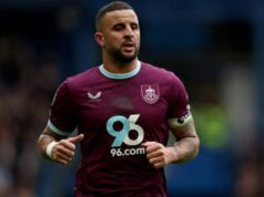 O zagueiro inglês do Burnley, Kyle Walker, anunciou sua aposentadoria