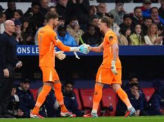 Tudor pode ter que reintegrar Kinski no Tottenham XI enquanto Vicario passa por uma cirurgia