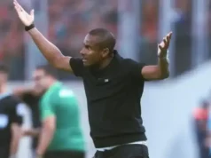 Rulani Mokwena foi dispensado por Sid Ramovic na Copa da Argélia