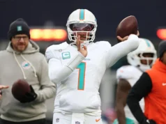 Os Dolphins anunciaram que vão libertar Tua Tagovailo