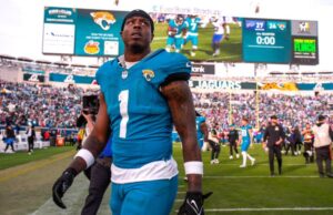 Travis Etienne Jr. corrige a pronúncia de seu nome durante a introdução do New Orleans Saints