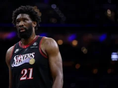 Joel Embiid, do Sixers, será reavaliado em uma semana com lesão oblíqua que já lhe custou 3 jogos
