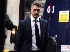 A estrela de ‘Posh Pity’ do Made in Chelsea, Lonan O’Herlihy, perdeu uma batalha judicial contra a nova esposa de seu padrasto depois que ele foi cortado de seu testamento de £ 38 milhões.