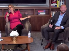 Kristen Sinema admite ter um caso quente com um guarda-costas casado enquanto implora a sua perturbada ex-esposa para não processá-lo