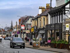 O lado negro do subúrbio mais caro de Manchester: como bandidos empunhando AK47 vivem ao lado de celebridades milionárias em mansões de £ 4 milhões