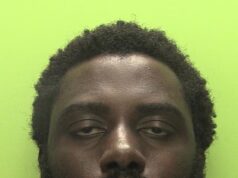 A polícia está muito ocupada com a repressão aos furtos em lojas para prender possíveis assassinos triplos que não compareceram ao tribunal por ataques violentos, dizem os inquéritos