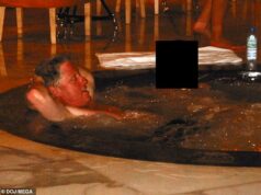 A infame foto da banheira de hidromassagem de Bill Clinton vem de uma viagem chique à Ásia que ele fez com Epstein e Maxwell, diz novo relatório