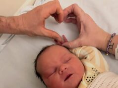 Rebecca Adlington dá à luz! Ex-atleta olímpico dá as boas-vindas à filha Thea Joy com o marido Andy Parsons após dois abortos devastadores em três anos