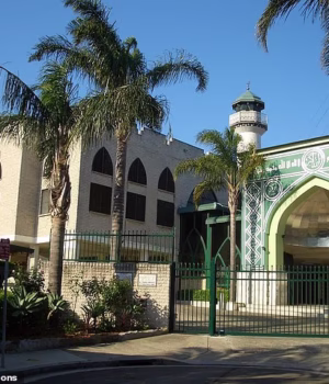 106782833-15604801-The_Al_Zahra_Mosque_in_Sydney_s_south_is_holding_a_three_day_lon-a-33_17724121453.avif