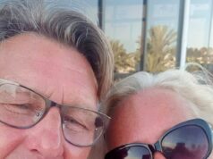 Mãe britânica, de 66 anos, quase morreu de doença do legionário quando a bancada de granito de um hotel esmagou sua perna durante férias em Barbados