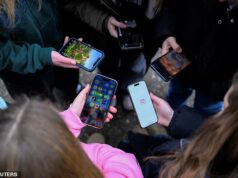 Todos os utilizadores das redes sociais, incluindo adultos, poderão ser forçados a provar a sua idade se o governo adotar uma “abordagem potencialmente mais forte” para proibir menores de 16 anos.