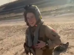 Moradores agradecem ao piloto do F-15 depois que ele foi abatido no Kuwait durante o conflito no Irã