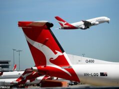 Qantas criticada por australianos por vender voos de US$ 2.000 para o Oriente Médio, apesar do fechamento do espaço aéreo