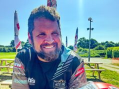 O veterano do Exército de 37 anos, que fez viagens ao Afeganistão e ao Iraque, morreu quando perdeu o controle de sua nova Harley-Davidson e o cavalete lateral da motocicleta raspou na pista, ouviu um inquérito.