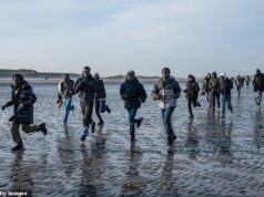 Famílias que não conseguiram asilo ofereceram até £ 40.000 para deixar a Grã-Bretanha voluntariamente no novo esquema trabalhista