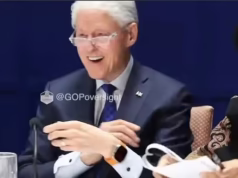 Momento estranho: Bill Clinton grelha a foto da banheira de hidromassagem de Epstein … Ex-presidente ri com pedófilo em foto antiga
