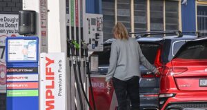Alerta que os preços da gasolina na Austrália podem chegar a US$ 3 por litro – e essa não é a única coisa que está ficando mais cara