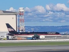 Moradores das piores cidades da América tiveram ataques de raiva depois de verem o avião particular Trump Force One de Donald Trump em seu aeroporto