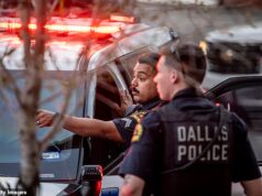 Um homem foi preso com uma arma fora da campanha de Ken Paxton