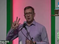 Veja o momento em que o deputado do governo albanês Julian Hill promete 670 mil dólares ao grupo islâmico em luto pelo aiatolá Ali Khamenei do Irão