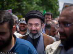 Israel explode o jato particular do aiatolá Khamenei em meio a alegações de que seu herdeiro ferido, Mojtaba, foi ‘levado a Moscou para tratamento’