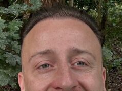 Um pai forçado a colar os dentes após falha no tratamento de facetas ganhou um pagamento de £ 25.000