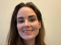 Glamourosa trabalhadora de tecnologia tenta processar seu chefe por racismo depois de alegar que ele não lhe ofereceu champanhe em uma festa do escritório porque ela era irlandesa