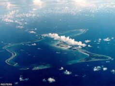 O Reino Unido insiste que as Maurícias não receberão qualquer compensação se o acordo de ‘rendição’ das Ilhas Chagos fracassar… enquanto Nigel Farage promete pressionar Trump novamente