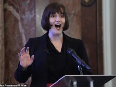 Trabalho em disputa sexista depois que as empresas foram instadas a retirar palavras “masculinas” dos anúncios de emprego para torná-los mais atraentes para as mulheres