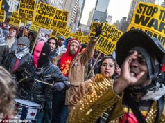 Revelado: Grupos de esquerda de dinheiro obscuro patrocinam protestos anti-guerra nos EUA, enquanto a trama se desenrola em 60 cidades neste fim de semana