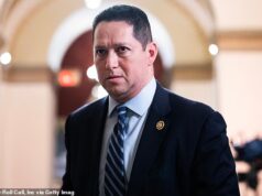 ‘Razão substancial para acreditar’ que o congressista do Texas fez sexo com um funcionário que mais tarde se queimou até a morte, descobriu a investigação da Câmara