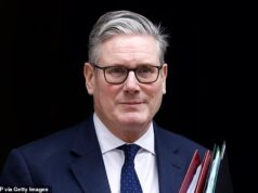 O gabinete ‘petulante e pacifista’ da Ajuda Vermelha lidera a rebelião e ‘rejeita o pedido de Trump para usar bases britânicas para bombardear o Irão’ – depois de debater se seria ‘uma coisa boa para o Partido Trabalhista’