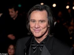 Foi realmente Jim Carrey, que fala francês, quem recebeu um prêmio em Paris esta semana – ou as loucas teorias da conspiração poderiam ser verdadeiras?