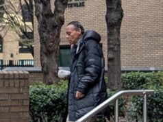 Um criminoso de carreira, de 71 anos, que roubou £ 55.000 em joias e esculturas roubadas, compareceu tarde ao tribunal – depois que sua casa foi assaltada na noite anterior