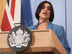 A Secretária do Interior está enfrentando uma grande reação de outros parlamentares trabalhistas por causa de sua recente repressão à imigração, com um deles até comparando-a ao ICE de Donald Trump.