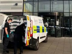 Escola é fechada após menino de 15 anos gravemente ferido em esfaqueamento – quando adolescente é preso por causa do incidente