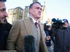 O desgraçado astro do rugby Stuart Hogg foi destituído de seu MBE após admitir violência doméstica por parte de sua ex-esposa