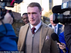 A desgraçada estrela do rugby escocês Stuart Hogg perdeu seu MBE