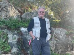 Veterano do SAS na Guerra do Golfo ajuda família britânica aterrorizada a ser transportada de avião de Dubai devastada pela guerra por £ 2.500