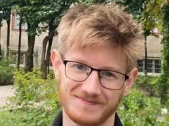 Estudante de 18 anos, que disse à namorada que tentou estuprá-lo na noite passada, se afogou em parque inundado, inquérito ouvido