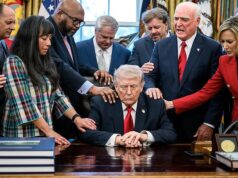 Trump juntou-se a líderes religiosos no Salão Oval para orar pela Operação Epic Fury