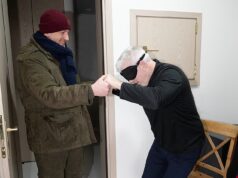 Fiquei 23 dias sem comer, perdi 20 quilos e me senti mais saudável do que nunca, diz Donal McIntyre. Então, quando o médico guru da longevidade anunciou um experimento de escuridão total de três dias, eu quis participar. O que aconteceu a seguir mudou minha vida…