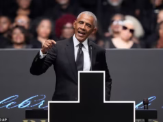 Obama lançou uma repreensão contundente a Trump no funeral de Jesse Jackson