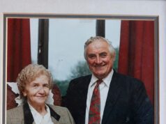 O corpo machucado e ensanguentado de Liam Farrell foi encontrado morto atrás de sua casa na aldeia há seis anos. Desde então, sua família tem lutado em vão por justiça. Agora, finalmente, eles acreditam que um verdadeiro avanço pode estar à beira