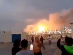 O petróleo atingiu US$ 100 o barril naquele dia e pode até chegar a US$ 150, com especialistas dizendo que o vital Estreito de Ormuz está fechado para petroleiros e os EUA dizendo que a guerra pode durar seis semanas.